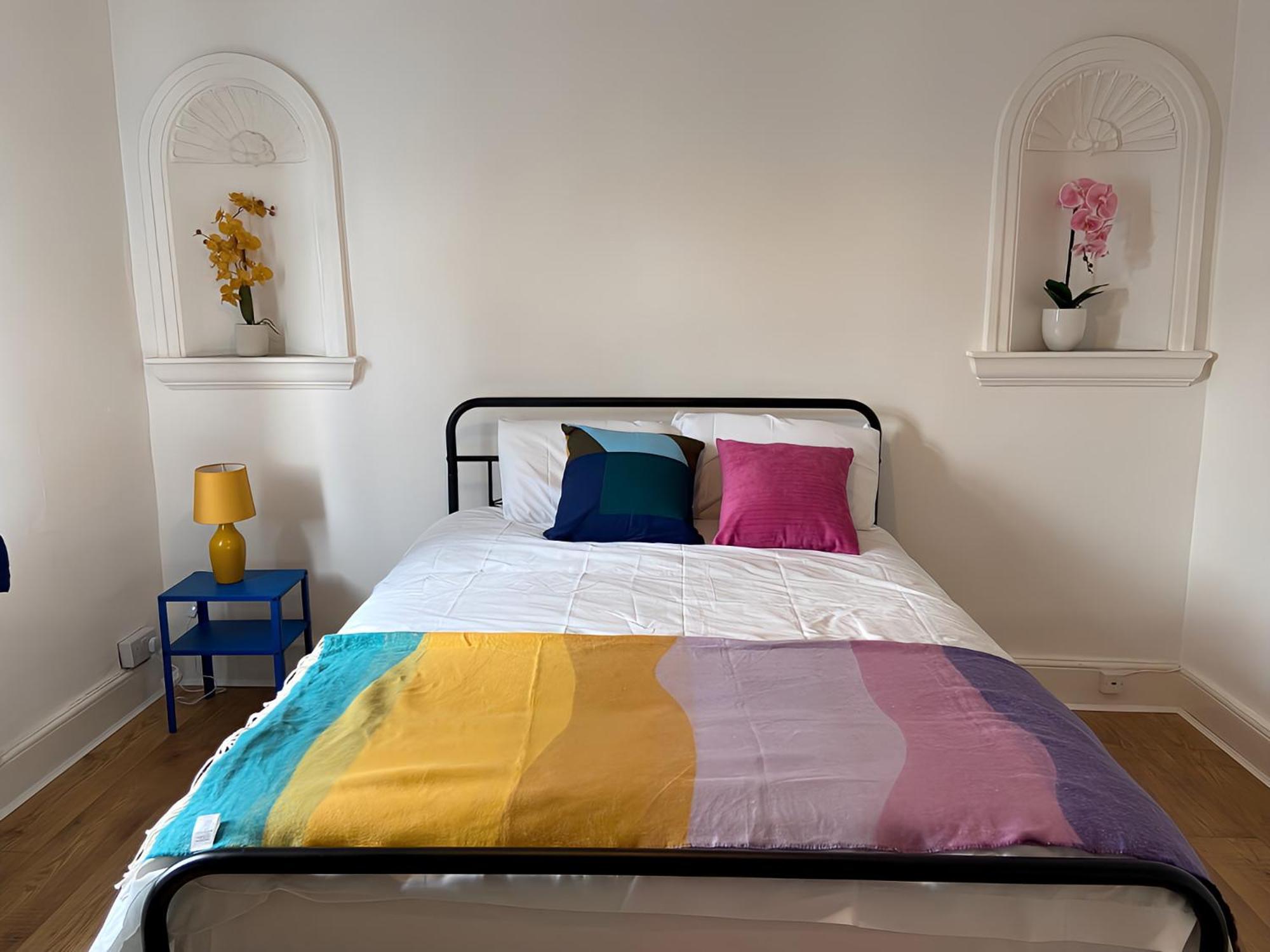 4-Bedroom Home - Perfect For Those Working In Bridgend - By Tailored Accommodation Екстериор снимка